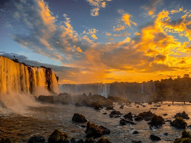 Por do sol nas cataratas