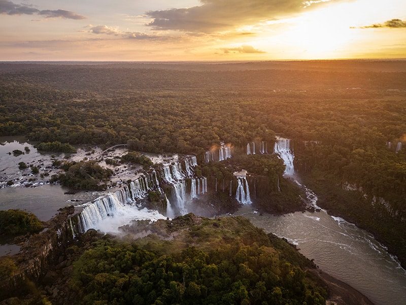 amanhecer nas cataratas